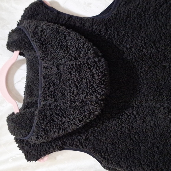 Weatherproof Hooded Black Sherpa Vest - Picture 7 of 8